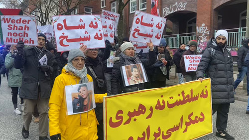 Km kbAkgi1Tw cUX.jpg