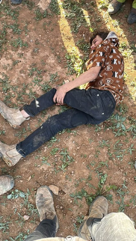 مستوطنون يدهسون الطفل عبد الكريم موسى العدرة، يعتدون بالضرب على الطفل صلاح إسماعيل العدرة في منطقة "رجوم إعلي" بمسافر يطا جنوب الخليل....