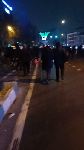 H frKOJLOZ2gkl8b.jpg