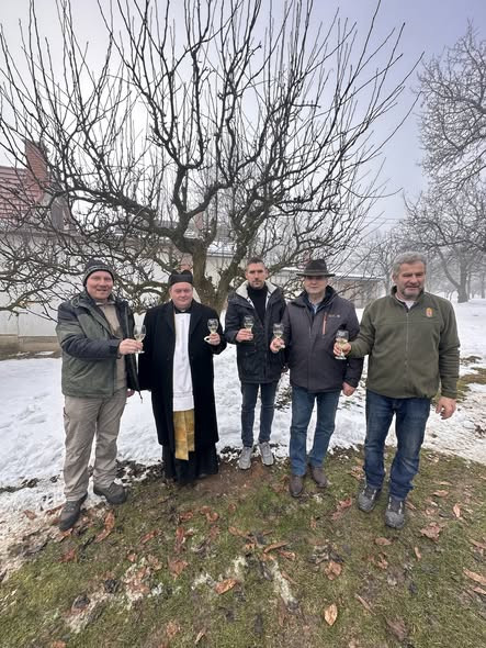 618484786 1305649428036408 3147318385401041511 n.jpg?stp=cp6 dst jpg s590x590 tt6& nc cat=102&ccb=1 .jpg