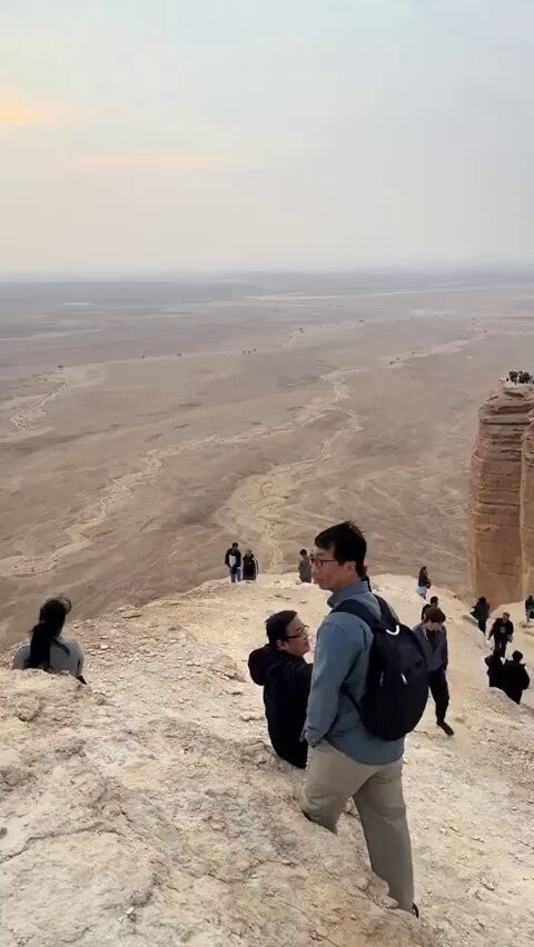 N 7IVAx8jRD2ASSZ.jpg