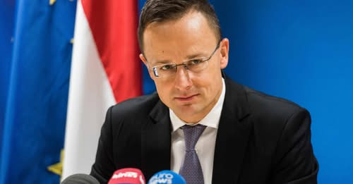 10478132313220608719?url=https%3A%2F%2Fwww.atv.hu%2Fwp content%2Fuploads%2F2025%2F07%2FSzijjarto Pet.jpg