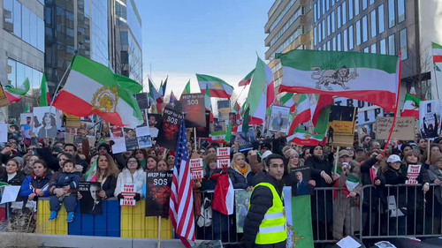 B2LR Vtcth8r Euk.jpg