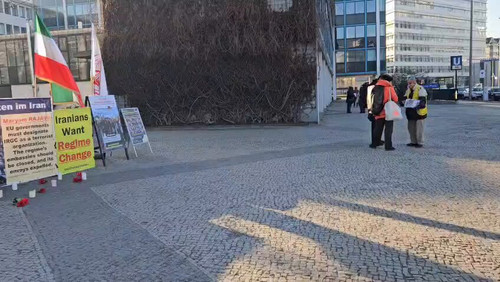 NZ2 xjtU7tYxE0xv.jpg