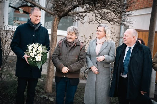 618160400 1216050377180247 4330017869578127311 n.jpg?stp=dst jpg s590x590 tt6& nc cat=100&ccb=1 7& n.jpg