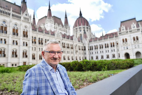 618893208 1283048083635601 7550755381207847786 n.jpg?stp=dst jpg p180x540 tt6& nc cat=109&ccb=1 7& n.jpg