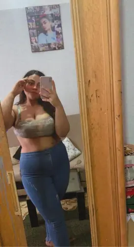 محجبة مصريه كيرفي تعمل نودز لحبيبها عشان تهيجه و تحك كسها بالمخدة 6