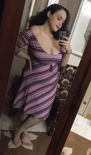 نودز مصري محجبة مربربة تلعب في كسها الهايج 4 600x1024