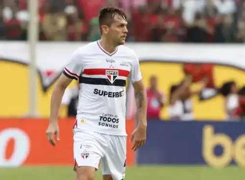 Tolói volta ao São Paulo, mas lesões sucessivas colocam futuro e desempenho em xeque