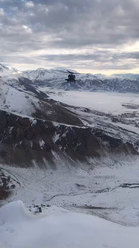 UrUi XVSimvNx5GJ.jpg