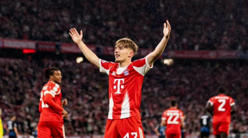 Rb WQbJ6Yv63WIZX.jpg