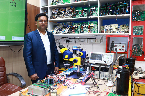 Multitech Institute | AC PCB Repairing Course in Delhi | 8800485390.jpg