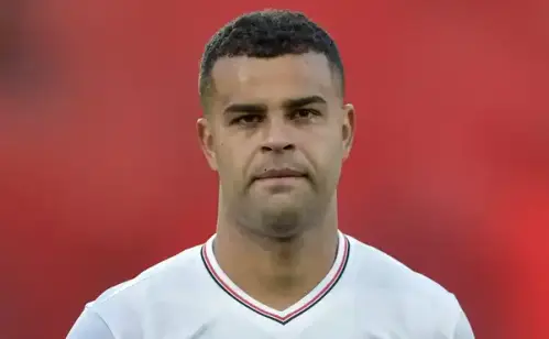 São Paulo confirma permanência de Alisson, volante que deve seguir no clube em 2026 após negociações