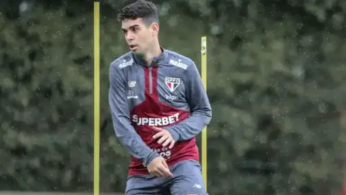 Oscar confirma aposentadoria do futebol e se reúne com São Paulo para definir futuro profissional