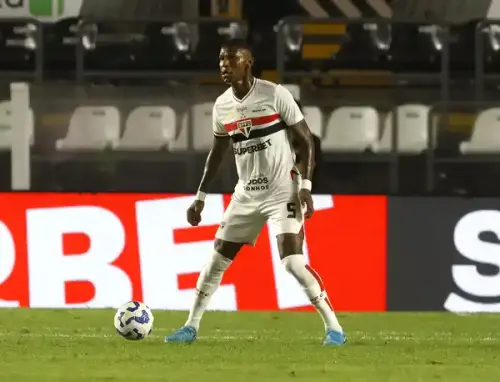 Arboleda admite pressão no São Paulo e enfrenta lesões que prejudicam sua temporada desbalanceada