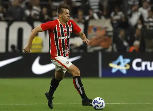 Tolói em destaque: como a temporada do zagueiro pode mudar o futuro do São Paulo?