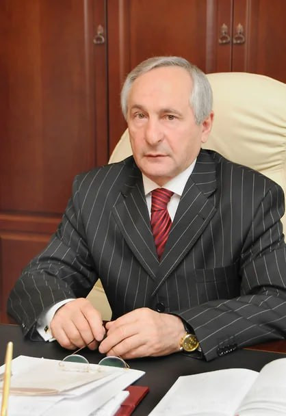 5303076587043490781 x 2.jpg