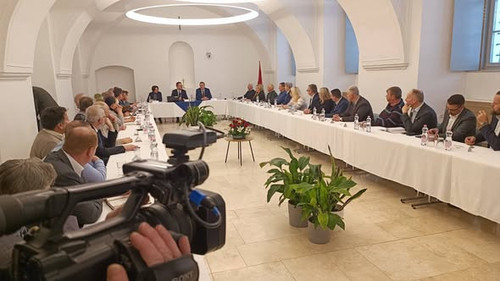 615155242 1736961760940916 6642433391938262333 n.jpg?stp=dst jpg s590x590 tt6& nc cat=110&ccb=1 7& n.jpg