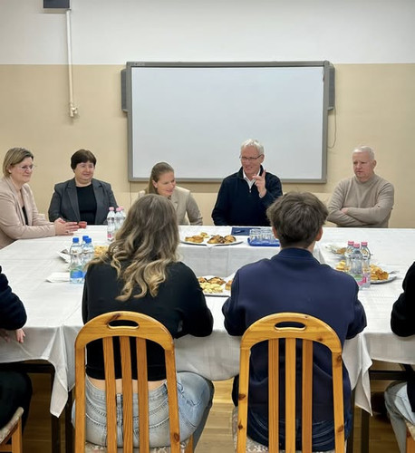 615491906 1484650283663025 4187325810708219614 n.jpg?stp=cp6 dst jpg s590x590 tt6& nc cat=102&ccb=1 .jpg