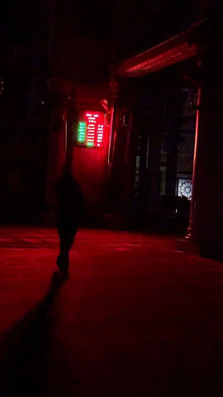 انقطاع التيار الكهربائي في المسجد الأقصى، تزامنًا مع صلاة المغرب....