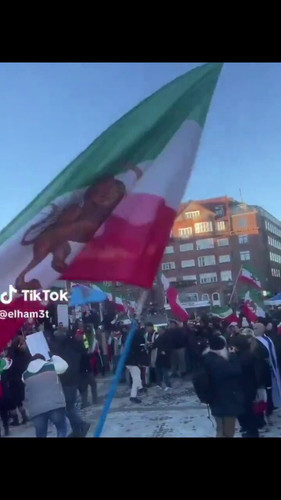 4Mf 2Oyex6QFDjvC.jpg