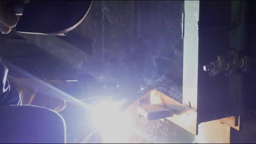 svBNsD6upn UMi70.jpg