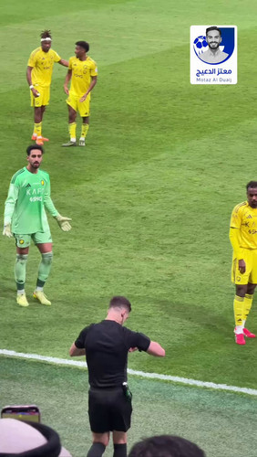 wAH f5i0yOw vEYS.jpg