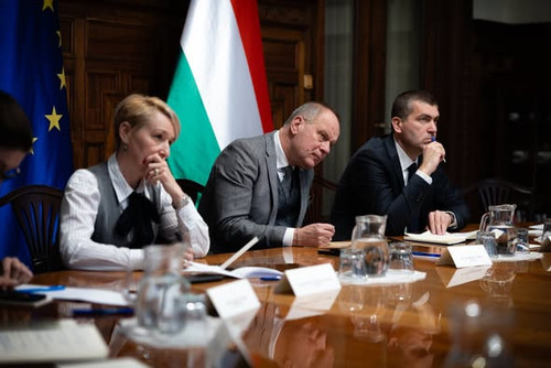 615078294 1346422137289989 6119130321256598477 n.jpg?stp=dst jpg s590x590 tt6& nc cat=107&ccb=1 7& n.jpg