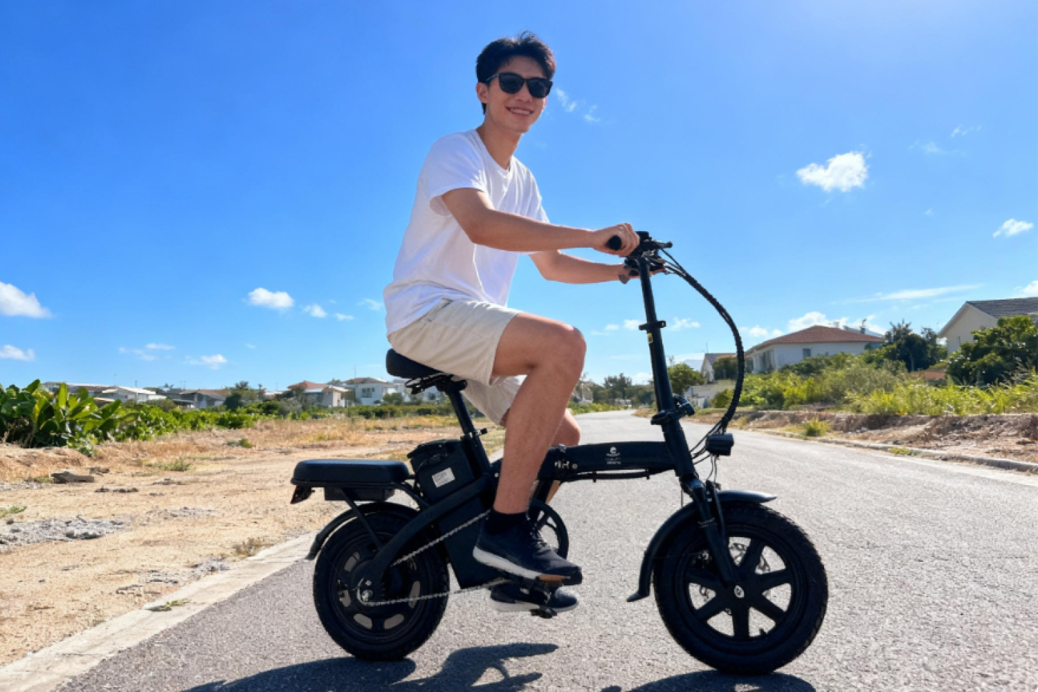 A view of the V-Cruiser's handlebars and controls.