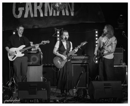 toriamusicofficial 1757011299 3714402456399523377 9948658459.jpg