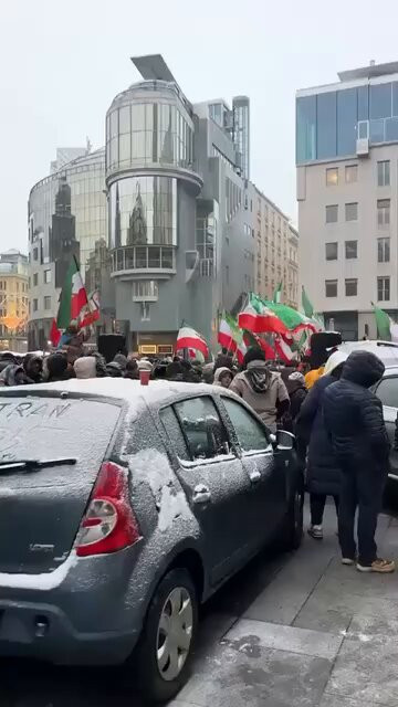 7j R2EOe7hzF25Cg.jpg