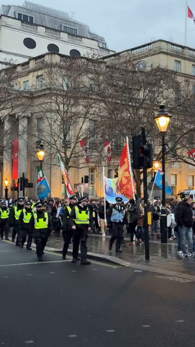 r4T3aZAmuM 4sV8I.jpg