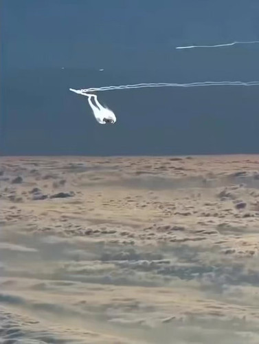 XAyM2s89Hi YBMzt.jpg