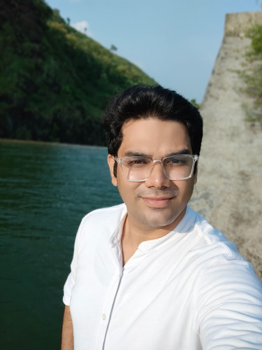 Farooq Syed Profile Picture.jpg