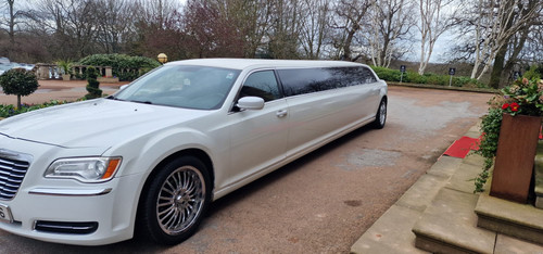 Luxury car hire in Pudsey - Dallas Limousines Ltd.jpg