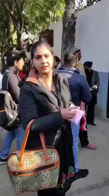 AmLYkj0yqLNnja0L.jpg