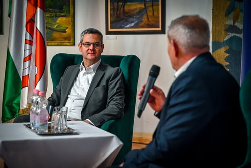 615151925 1805124340431582 9041707730916052354 n.jpg?stp=dst jpg s590x590 tt6& nc cat=100&ccb=1 7& n.jpg