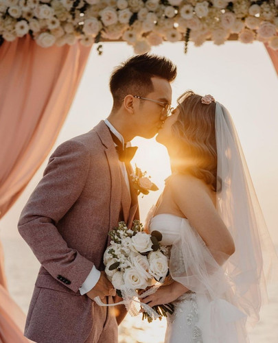 huyleewedding CLtkFVMhYdp 2 1.jpg