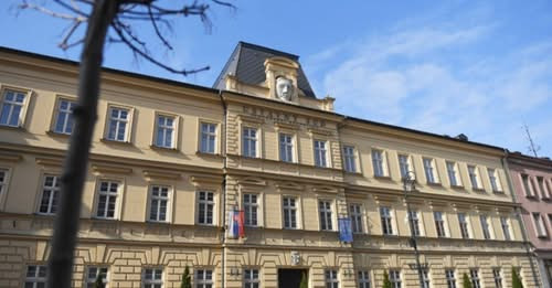 7302781610948000057?url=https%3A%2F%2Ffelvidek.ma%2Fwp content%2Fuploads%2F2026%2F01%2Falkotmanybiro.jpg