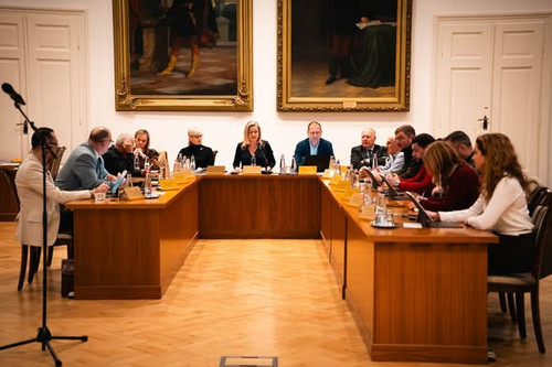 615290926 1207026391415979 3320090097833495457 n.jpg?stp=dst jpg s590x590 tt6& nc cat=103&ccb=1 7& n.jpg