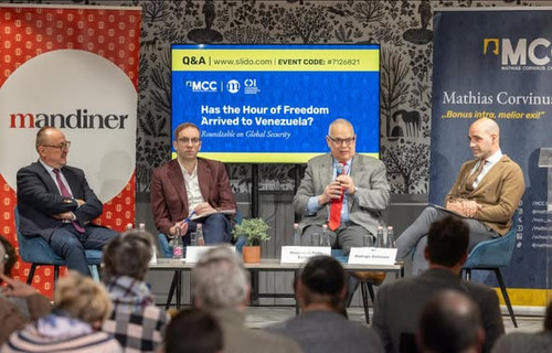 616273268 1252511626692869 6605852708141935500 n.jpg?stp=dst jpg s590x590 tt6& nc cat=107& nc cb=99b.jpg