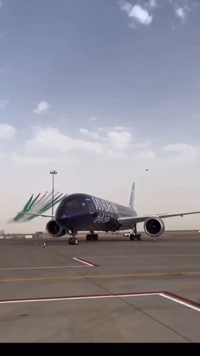 MW2b8y wY0ezLoJK.jpg