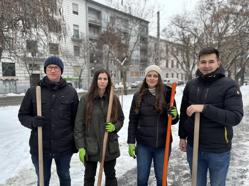 616742687 1300469805454311 2104342878693100448 n.jpg?stp=cp6 dst jpg s590x590 tt6& nc cat=109&ccb=1 .jpg