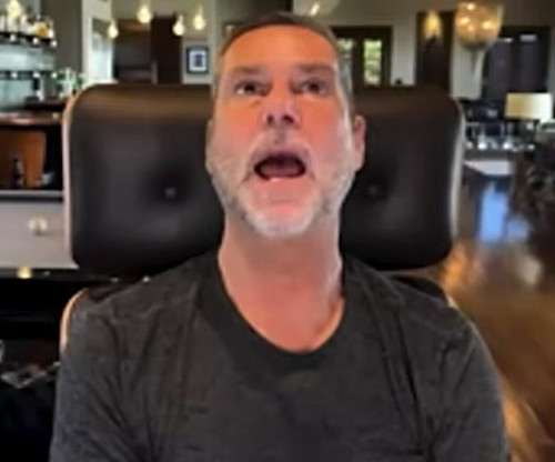 ft64 ygWULAyXPKU.jpg