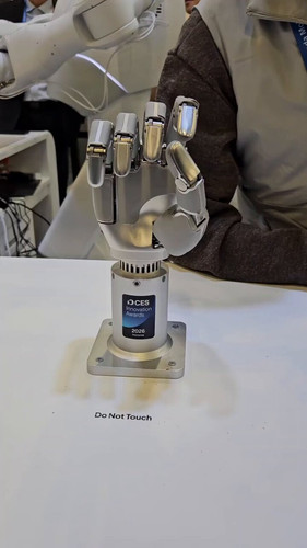 dO5nK10eaO Gtr6E.jpg