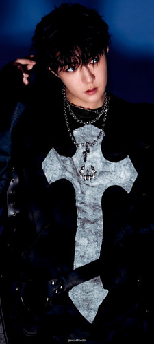 SEHUN CROWN TEASER Q LOCK Edit.jpg