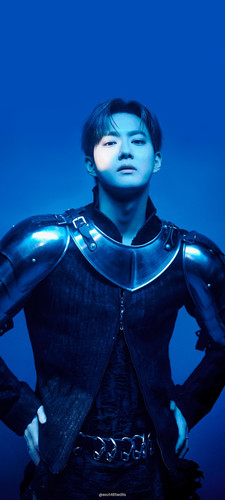 SUHO CROWN TEASER 1 LOCK Edit.jpg