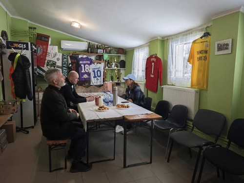 615832291 1453455260124730 1179879765102412213 n.jpg?stp=cp6 dst jpg s590x590 tt6& nc cat=100&ccb=1 .jpg