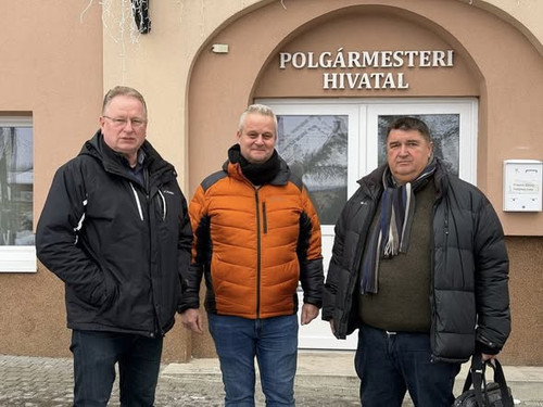 615722684 1279009004047416 968458361282359060 n.jpg?stp=cp6 dst jpg s590x590 tt6& nc cat=111&ccb=1 7.jpg