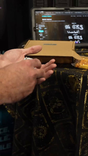 mc bIU4SXA0CFS65.jpg